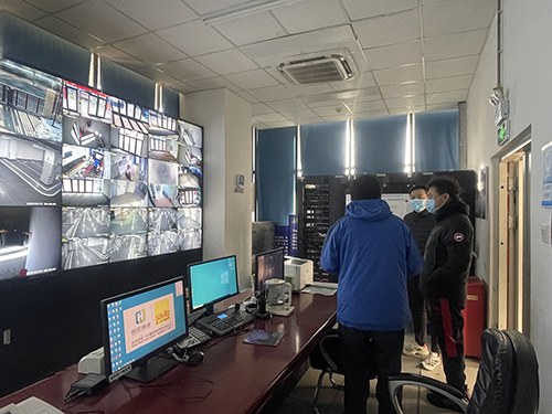 1656092049233427.jpg 慰问组了解贝伦产业园中控室情况.jpg